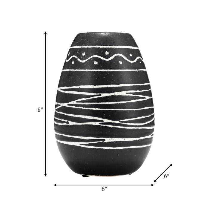 cer-8-h-tribal-vase-black-white-7
