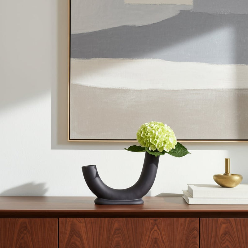 cer-8-h-u-shaped-vase-w-base-black-10