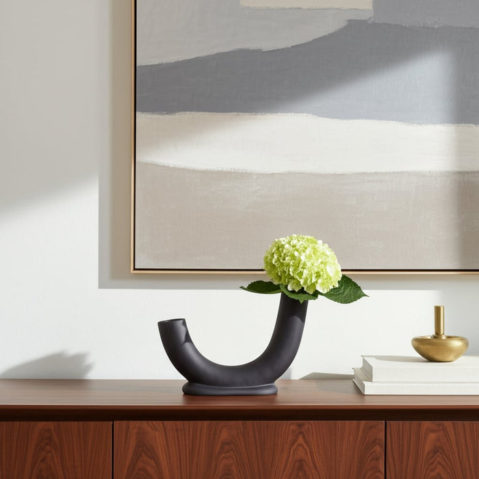 cer-8-h-u-shaped-vase-w-base-black-10
