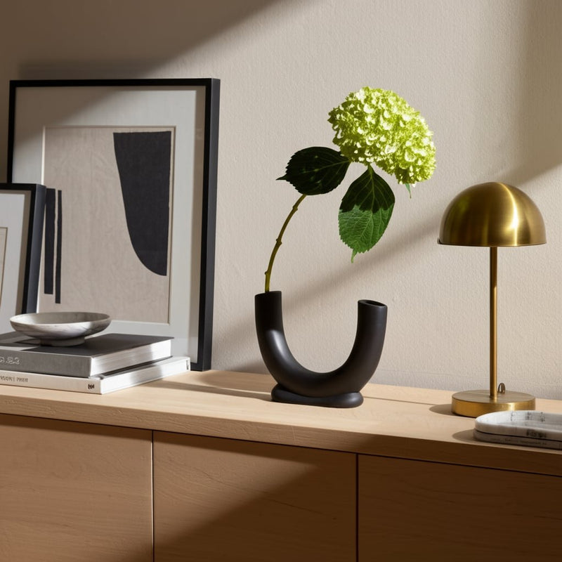 cer-8-h-u-shaped-vase-w-base-black-11