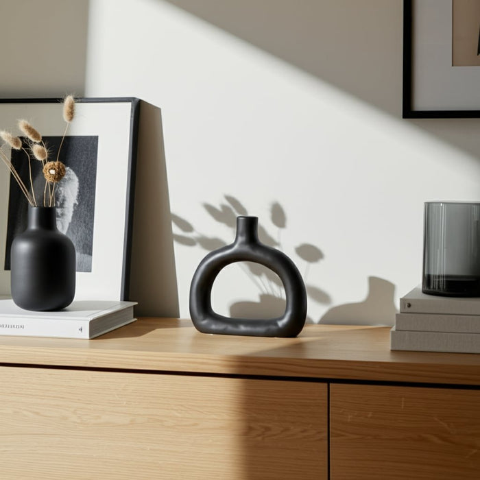 cer-8-textured-wide-cut-out-vase-black-9