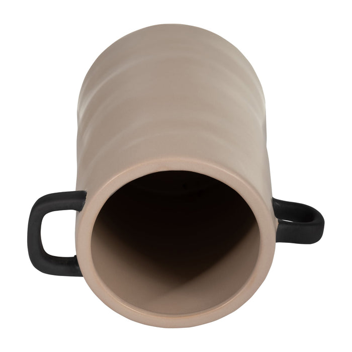 cer-9-h-eared-vase-irish-cream-7