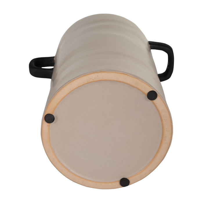 cer-9-h-eared-vase-irish-cream-8