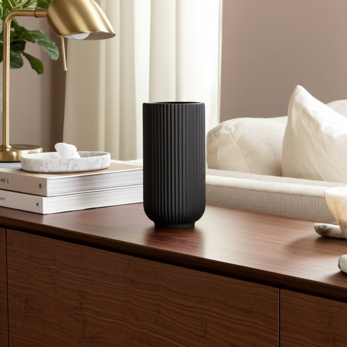 cer-9-h-ridged-vase-black-10