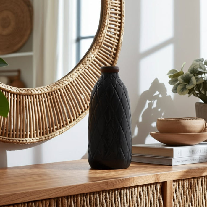 cer-9-plaid-textured-vase-black-11