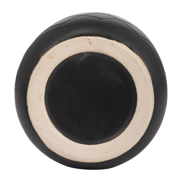 cer-9-plaid-textured-vase-black-7