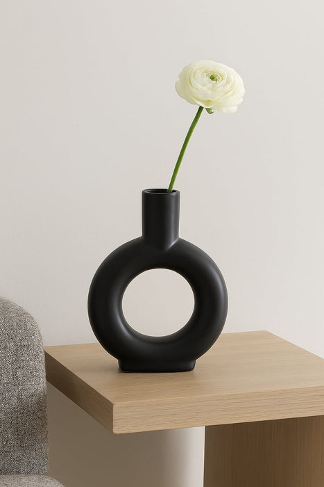 cer-9-round-cut-out-vase-black-10