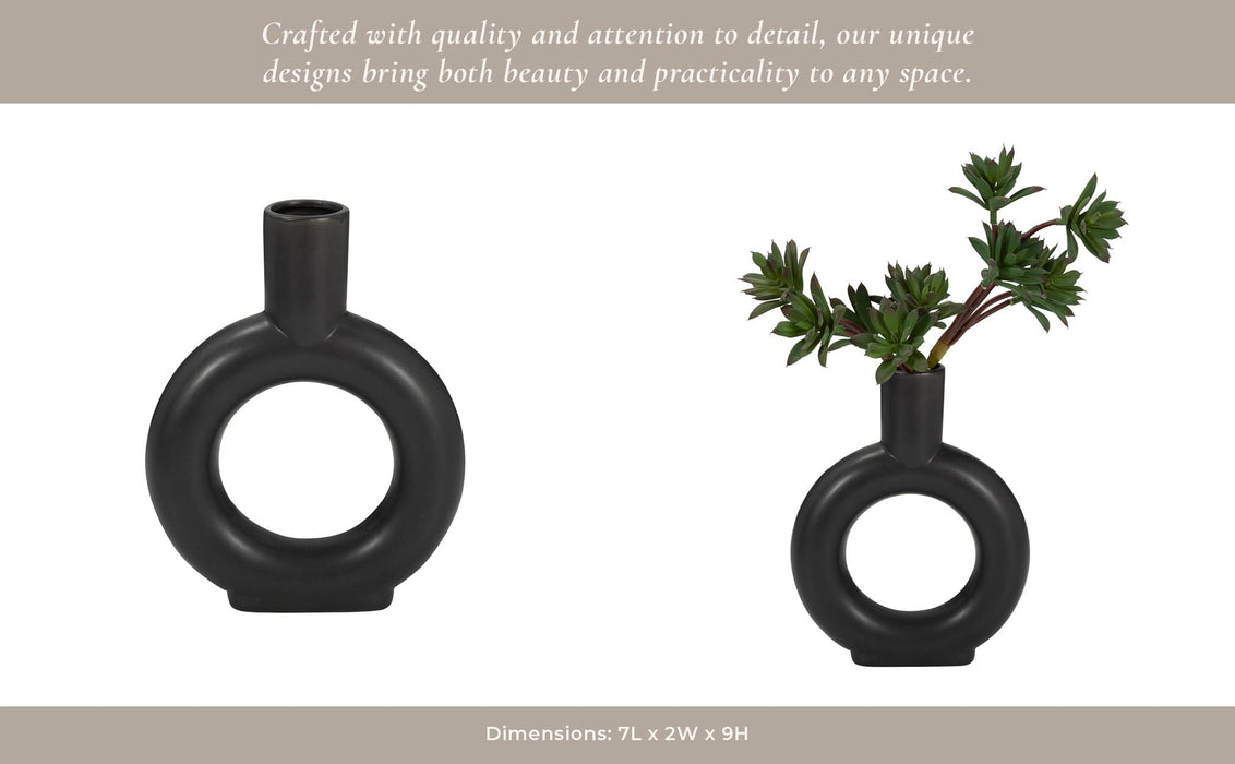 cer-9-round-cut-out-vase-black-11