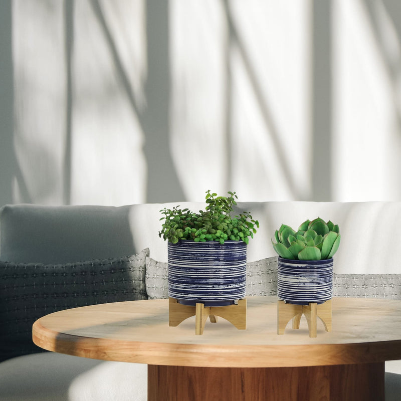 cer-s-2-5-8-planter-on-stand-blue-10