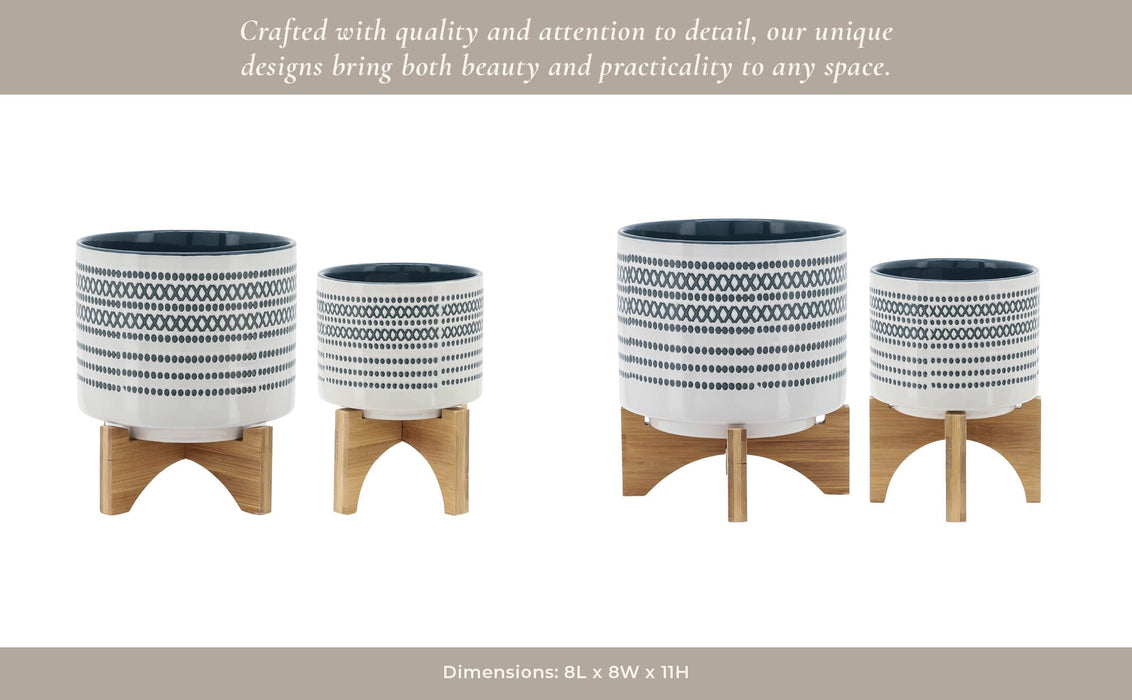 cer-s-2-5-8-planter-on-standw-dots-blue-11