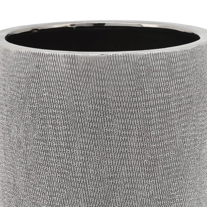 cer-s-2-6-8-footed-scratched-planters-silver-3