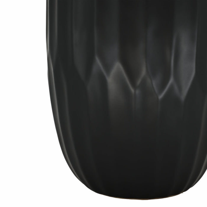 ceramic-16-vase-black-4