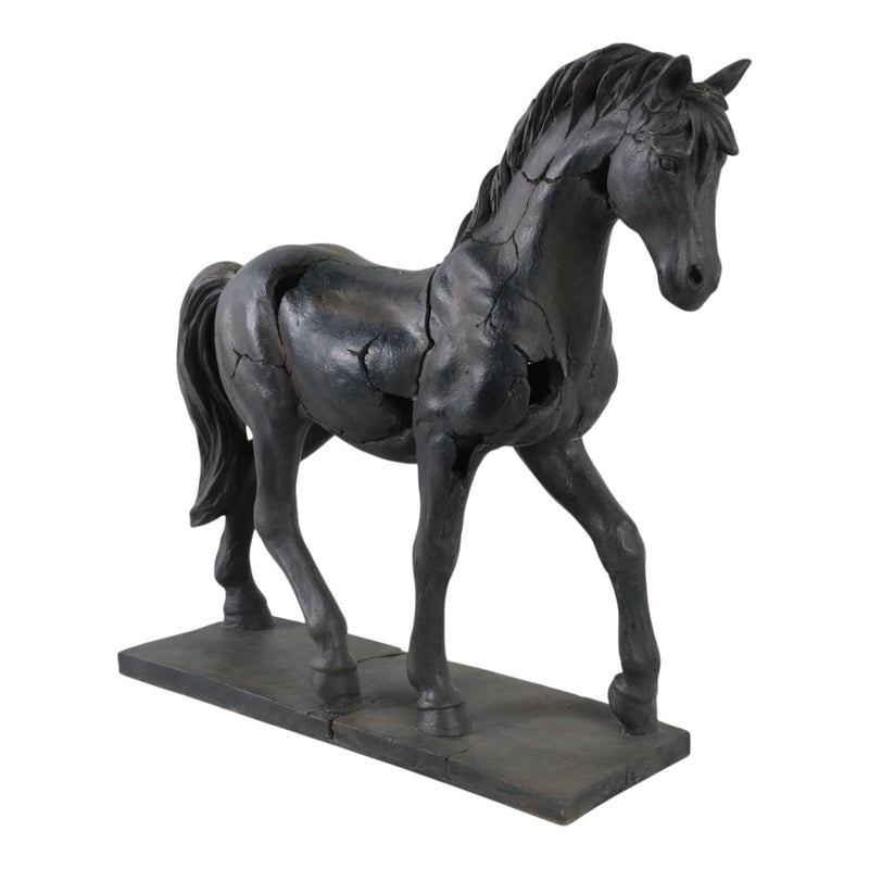cracked-horse-sculpture-2