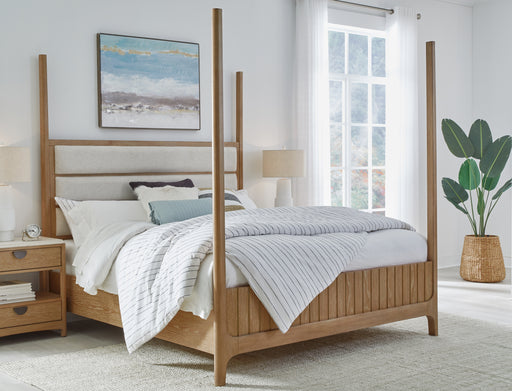 parker-house-escape-bedroom-queen-poster-bed-1