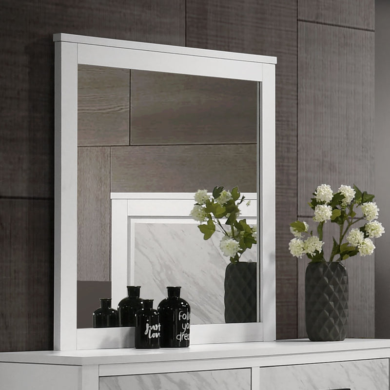 darlene-mirror-1