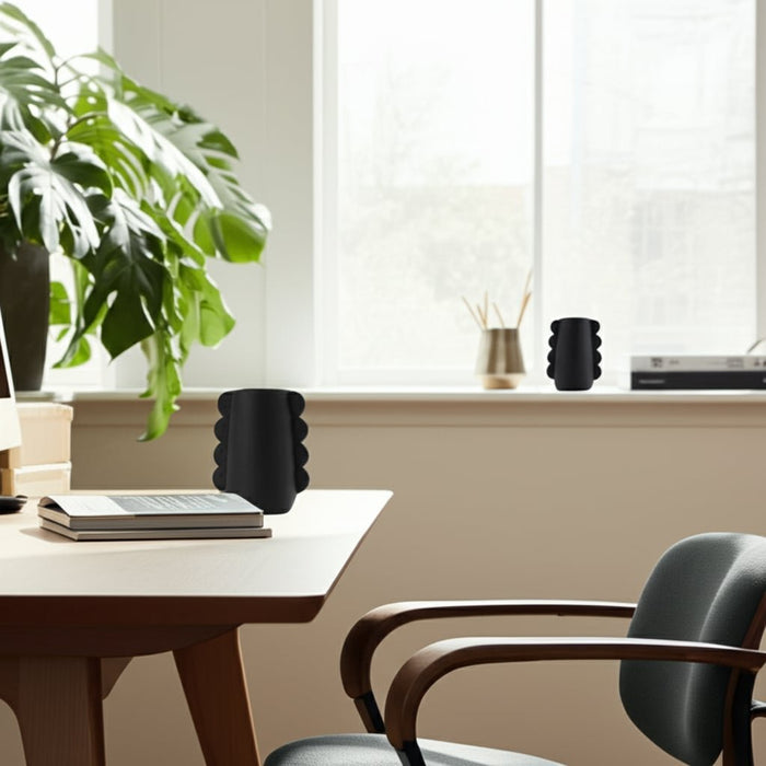 dol-7-eared-vase-black-14