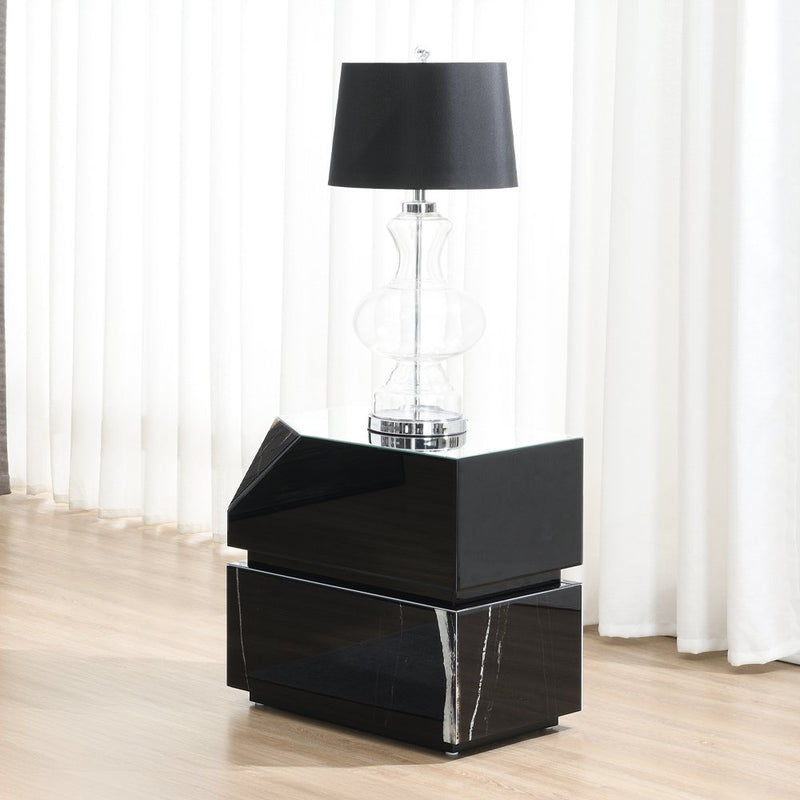 drisana-black-mirrored-end-table-1