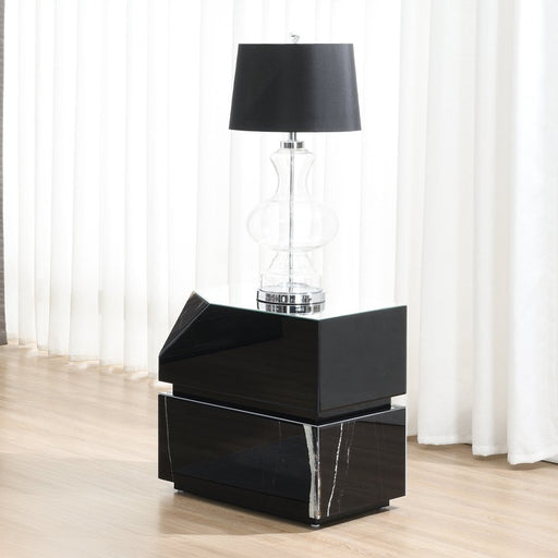 drisana-black-mirrored-end-table-1