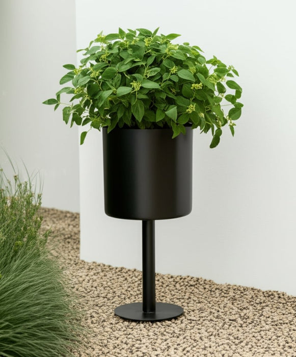 ec-metal-6-flat-round-base-planter-black-8
