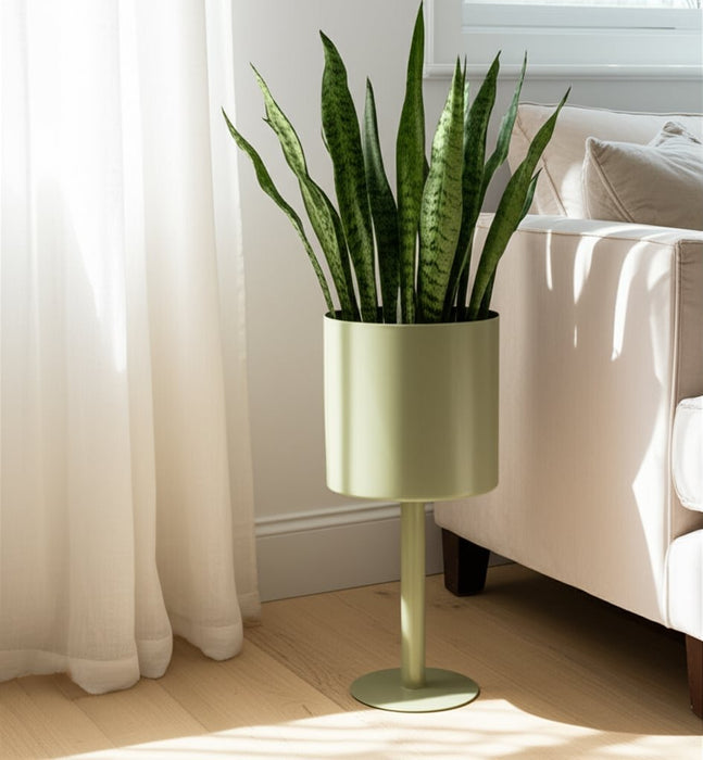 ec-metal-6-flat-round-base-planter-tendril-10