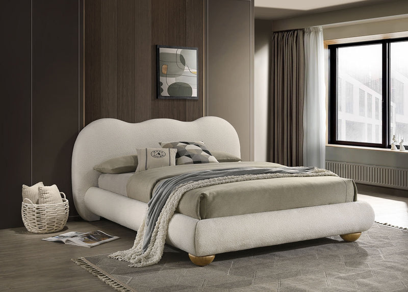 finamore-e-king-bed-white-boucle-1