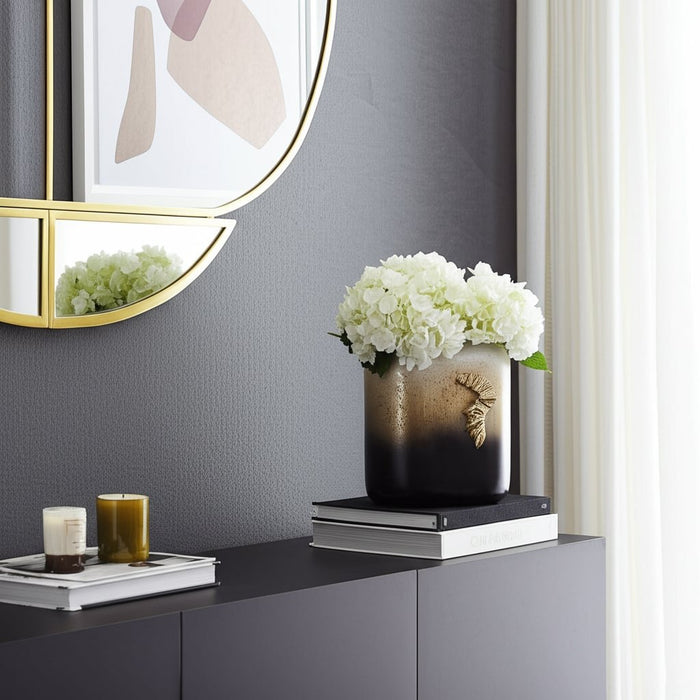 glass-10-vase-w-wing-handle-champagne-blk-11