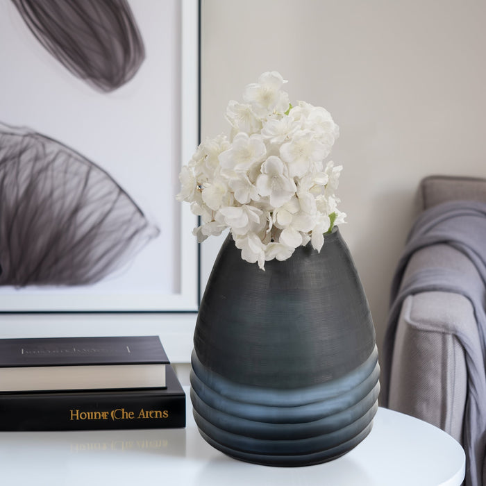 glass-11-etched-vase-blue-11