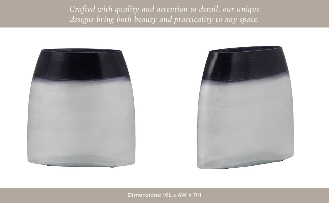 glass-11-ombre-vase-blue-13