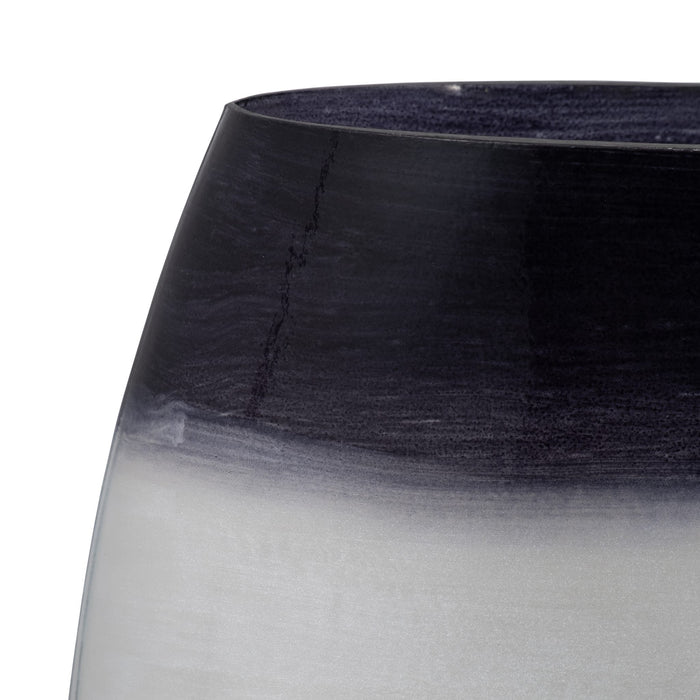 glass-11-ombre-vase-blue-5