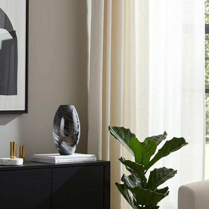 glass-13-h-swirl-vase-black-11