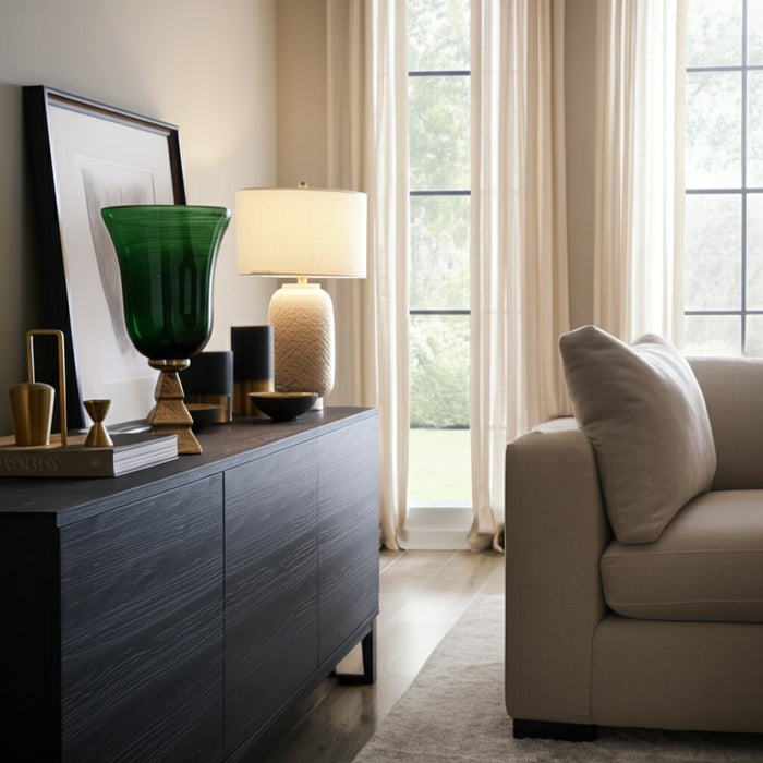 glass-15-5th-ave-vase-on-stand-green-gold-10