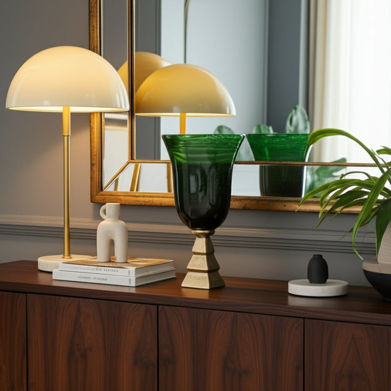 glass-15-5th-ave-vase-on-stand-green-gold-11