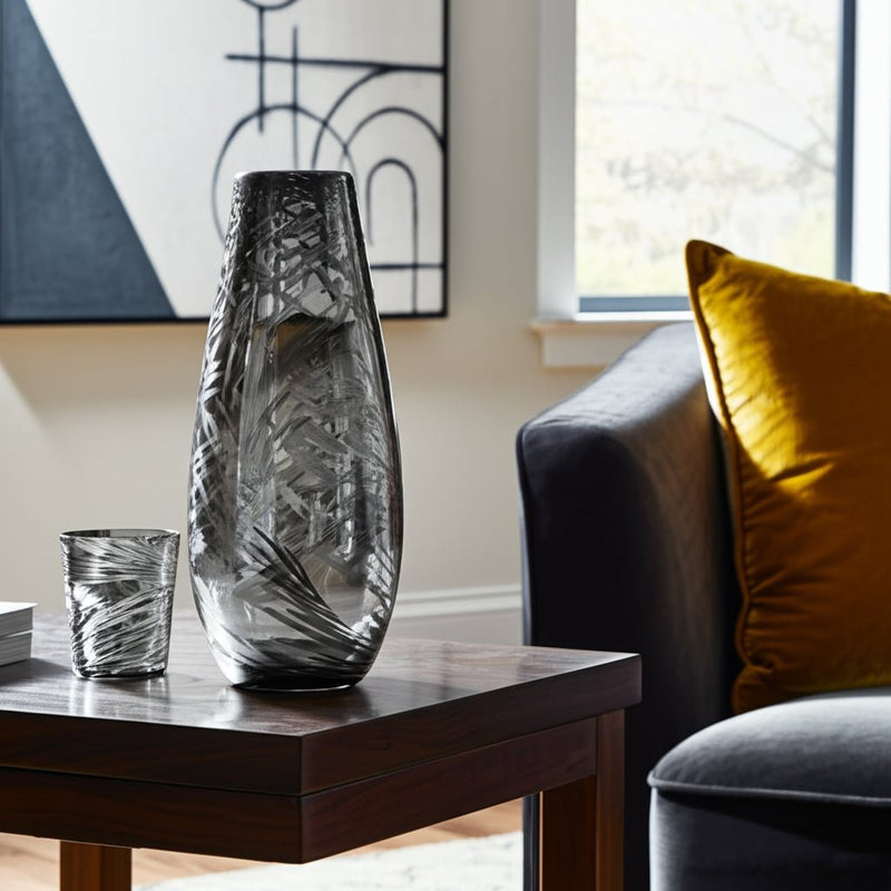 glass-15-h-swirl-vase-black-14