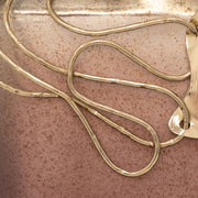 glass-16-glamorous-vase-w-necklace-gold-5