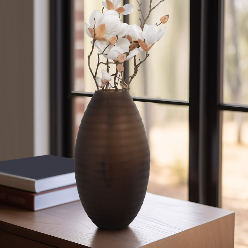 glass-16-ridged-urn-vase-champagne-10