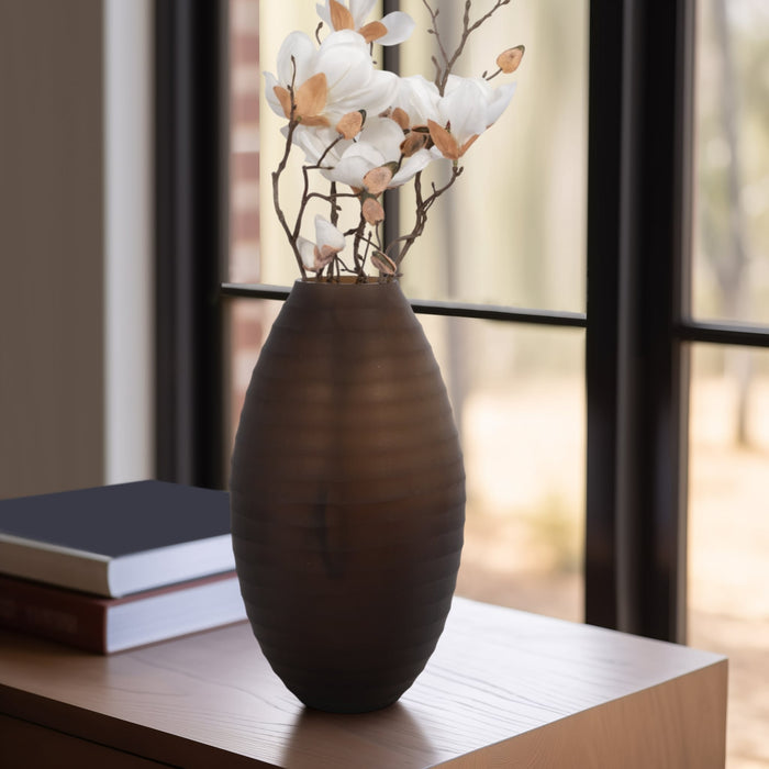 glass-16-ridged-urn-vase-champagne-10