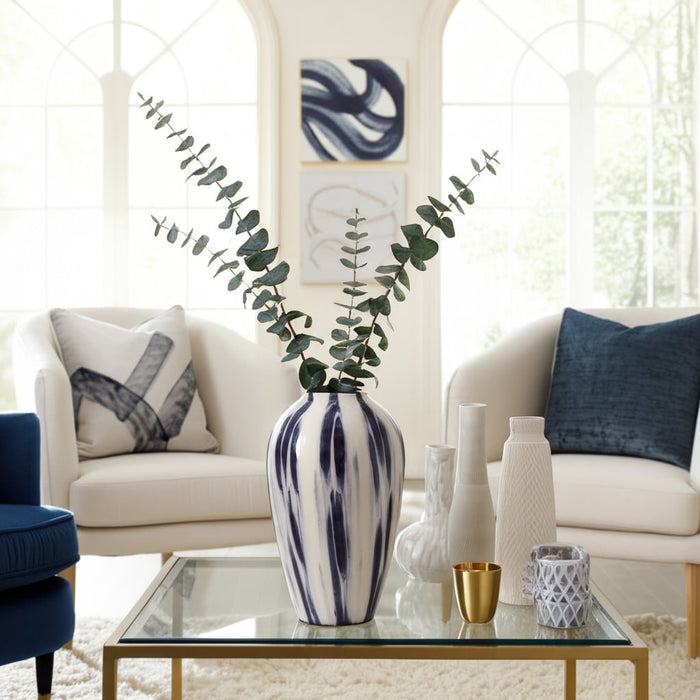 glass-17-striped-vase-black-white-10