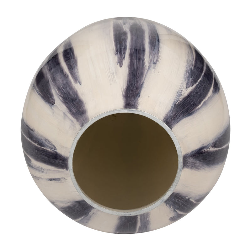 glass-17-striped-vase-black-white-5