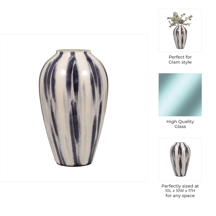 glass-17-striped-vase-black-white-8