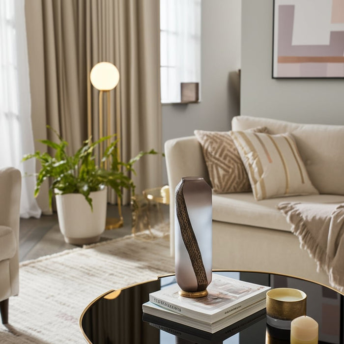 glass-20-metallic-detail-vase-blush-11