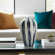 glass-20-striped-vase-black-white-11