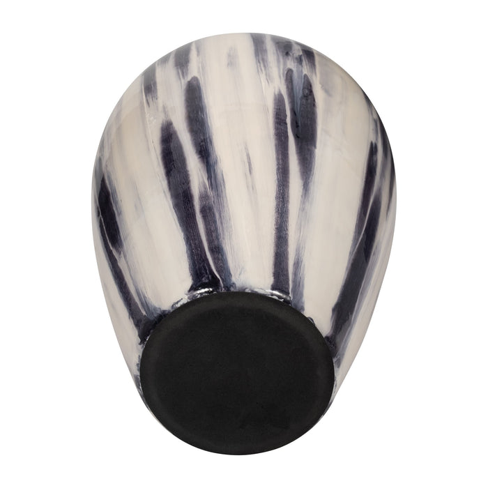 glass-20-striped-vase-black-white-6