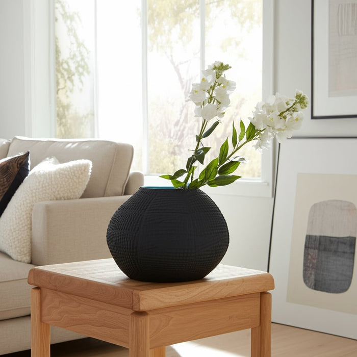 glass-8-h-textured-vase-black-9