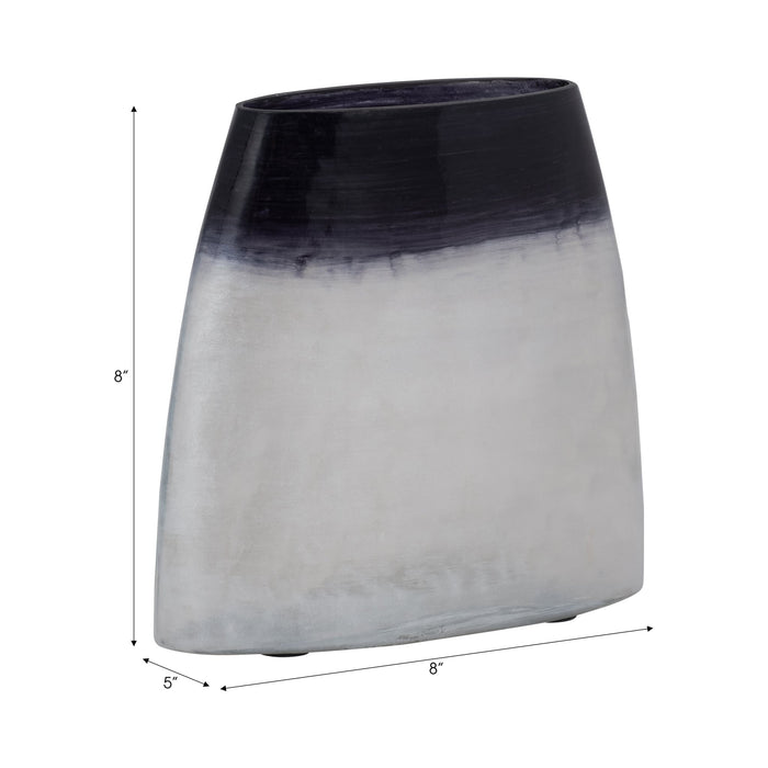 glass-8-ombre-vase-blue-9