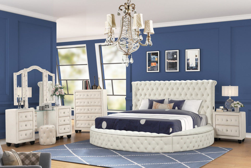 hazel-queen-vanity-5-cream-1