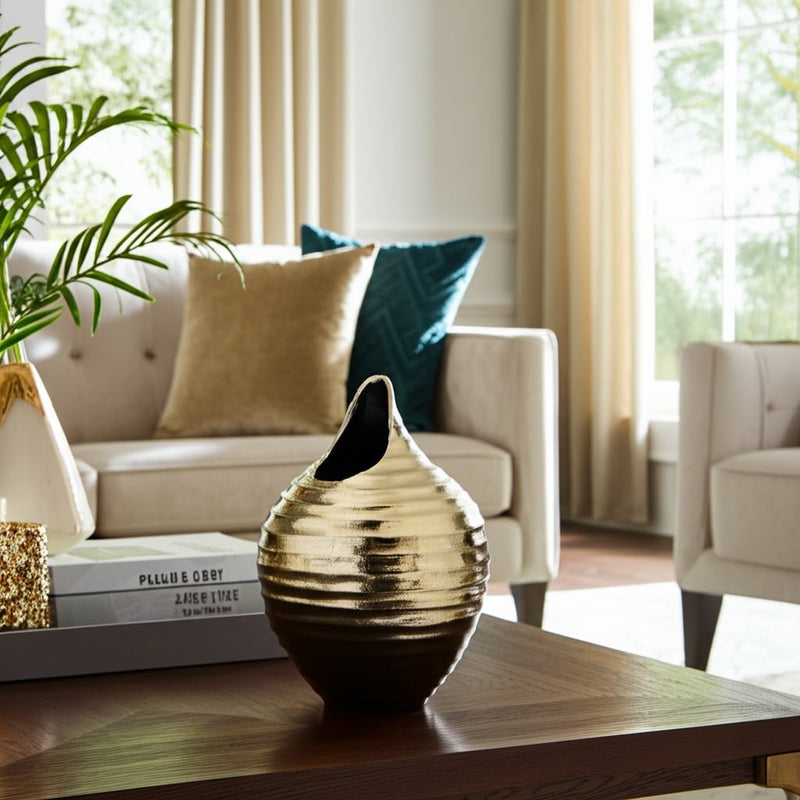 metal-12-shell-like-vase-gold-2