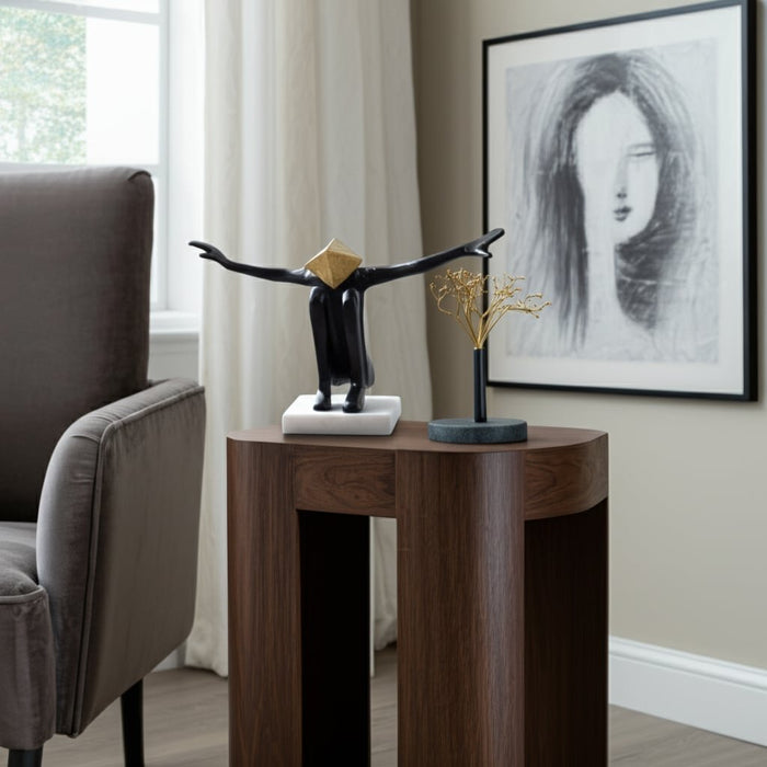 metal-13-open-arms-man-black-gold-3