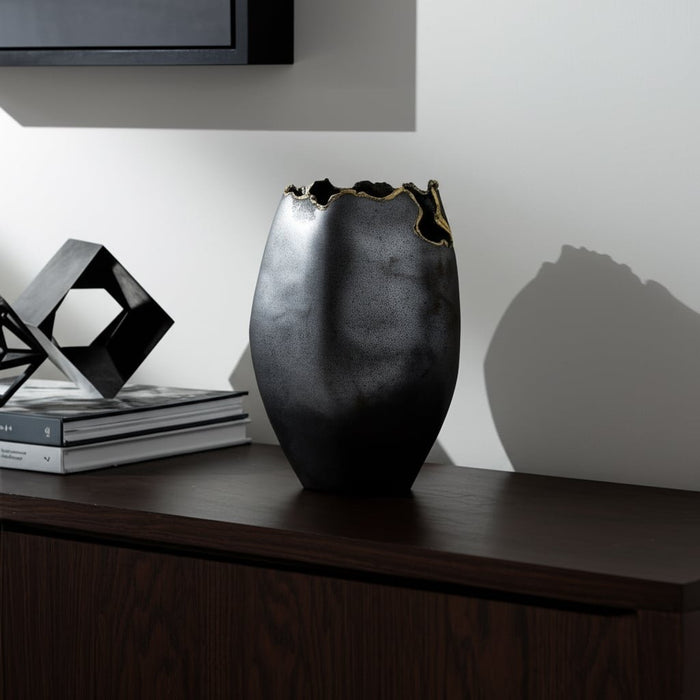 metal-14-chipped-vase-black-13