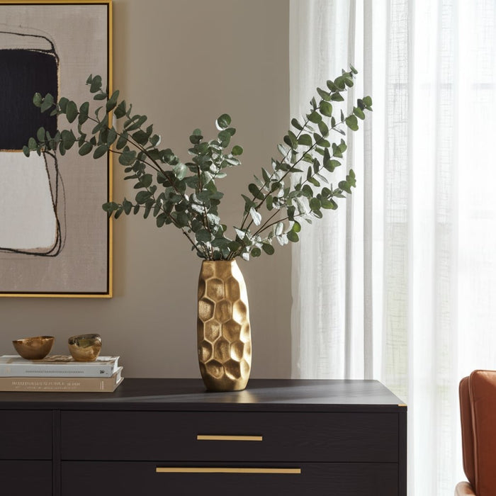 metal-19-cut-out-vase-gold-11