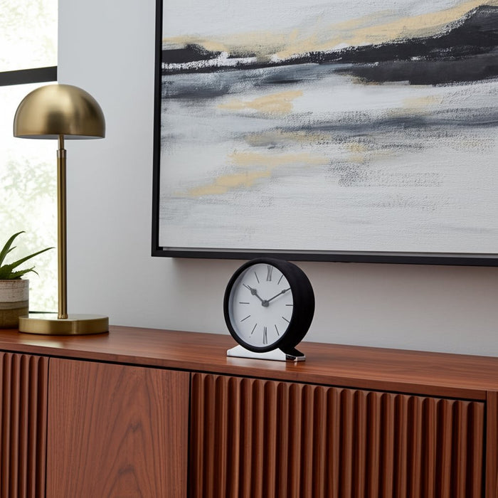 metal-7-h-candid-table-clock-white-black-10